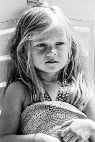 portrait enfant noir et blanc