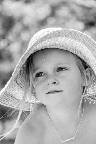 portait femme chapeau